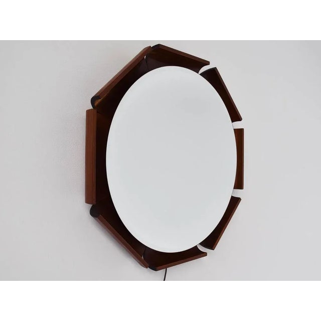 Brutalist Italian Backlit Mirror in Curved Rosewood Plywood by Isa Bergamo, 1968 For Sale - Image 3 of 5