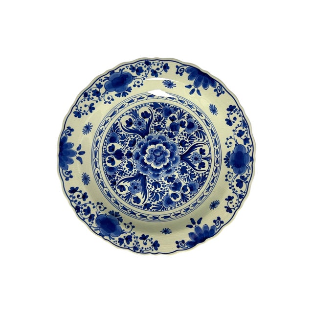 Vintage Royal Delft Hand-Painted Floral Wall Plate by H. De Jong, 1960 For Sale - Image 6 of 6