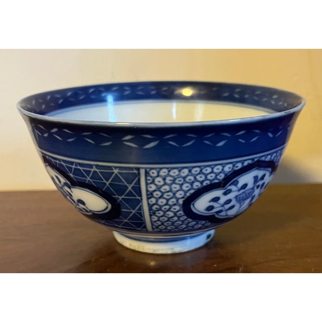 Ceramic Antique 18th Century Edo Period Japanese Blue & White Porcelain Small Footed Bowl For Sale - Image 7 of 16
