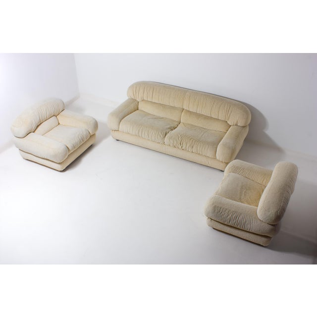 1970s Vintage Plush Three-Seater Sofa in Vanilla Fabric, 1970s For Sale - Image 5 of 10