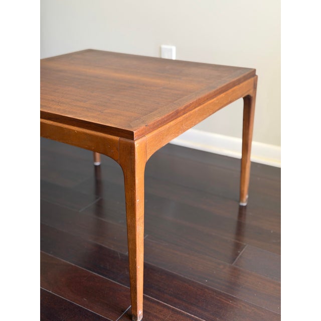 1950s Vintage 1960s Lane Furniture Rhythm Walnut Occasional Table 997-06 — MCM Square Side End Table For Sale - Image 5 of 12