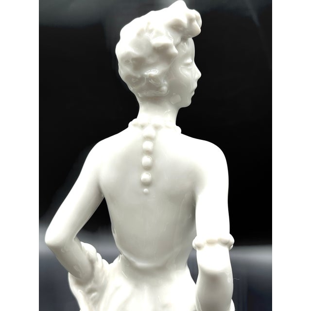 Porcelain Figurine Florentine Woman Model 1915/29 by L. Friedrich Gronau for Rosenthal, 1975 For Sale - Image 9 of 17