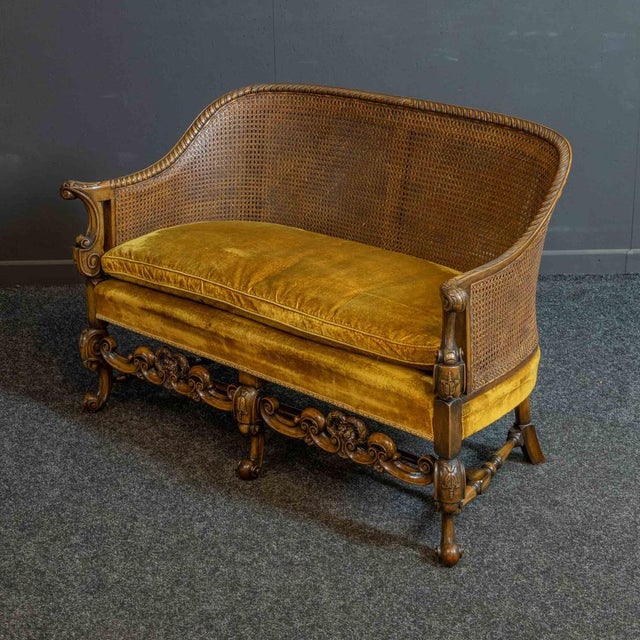 William and Mary Style Walnut Sofa, 1920s For Sale - Image 10 of 14