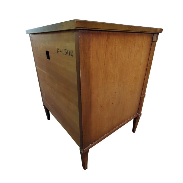 Henredon Henredon Fine Furniture Nightstand With Drawer, Cubby, & Pull Out Ledge For Sale - Image 4 of 12