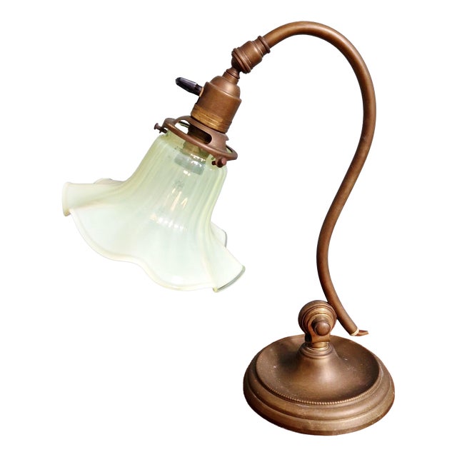 Art Nouveau Desk Lamp in Bronze and Opalescent Glass, 1890s For Sale