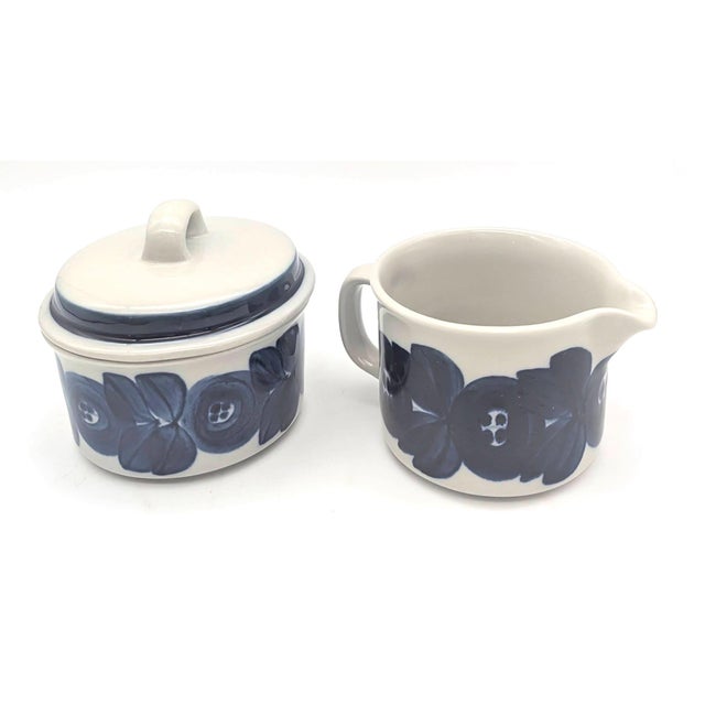 Vintage Arabia Finland Anemone Coffee Cups & Dessert Plates Designed by Ulla Procope, Set of 14 Pieces For Sale - Image 9 of 13