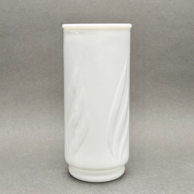 American Vintage Mid-Century White Milk Glass Swirl Cylinder Vase For Sale - Image 3 of 8