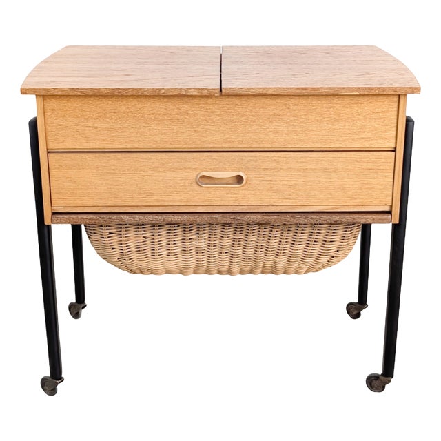 Vintage Side Table in Walnut, 1960s For Sale