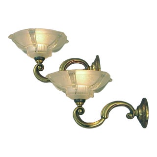 1930s Pair of Art Deco French Wall Sconces by Boretti & Petitot, Real “Zingers” For Sale