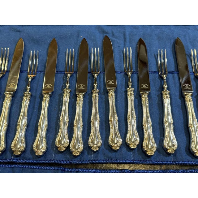 Mappin and Webb Russell pattern 12-piece silver-plated fruit knife and fork set - Knives L=19cm, Forks L=16.5cm This piece...