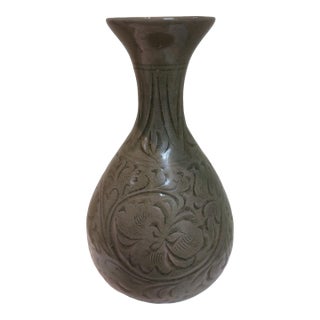 Chinese Ceramic Vase Yaozhou Ware Celadon Yuhuchun Vase Hand Carved Flowers Pattern For Sale