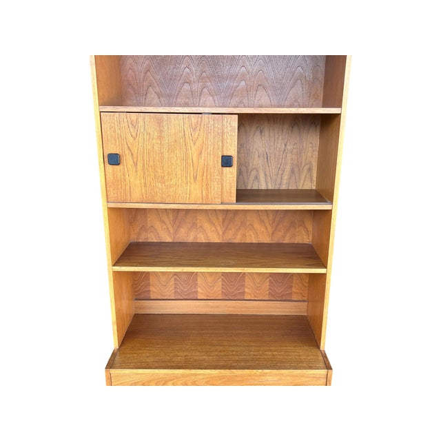 Chestnut Restored 1960s Danish Modern Bookcase Cabinet With Carved Pulls & Sliding Doors For Sale - Image 8 of 17