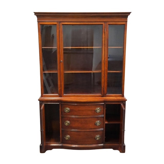 Wood Bernhardt Furniture Solid Mahogany Traditional Duncan Phyfe Style 44" China Cabinet For Sale - Image 7 of 16