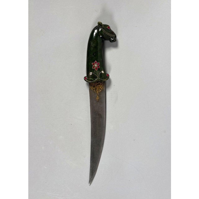 Asian Kard jade dagger with a horse's head, India, Mughal Dynasty (1526-1857) For Sale - Image 3 of 8