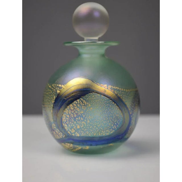 Iridescent Green and Blue Glass Perfume Bottle from Isle of Wight Studio Glass, 1970s For Sale - Image 10 of 10