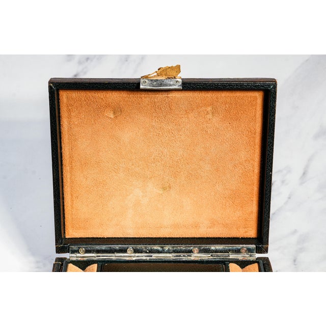 Vintage Travel Dresser Vanity Leather Jewelry Box Home Decor For Sale - Image 9 of 17