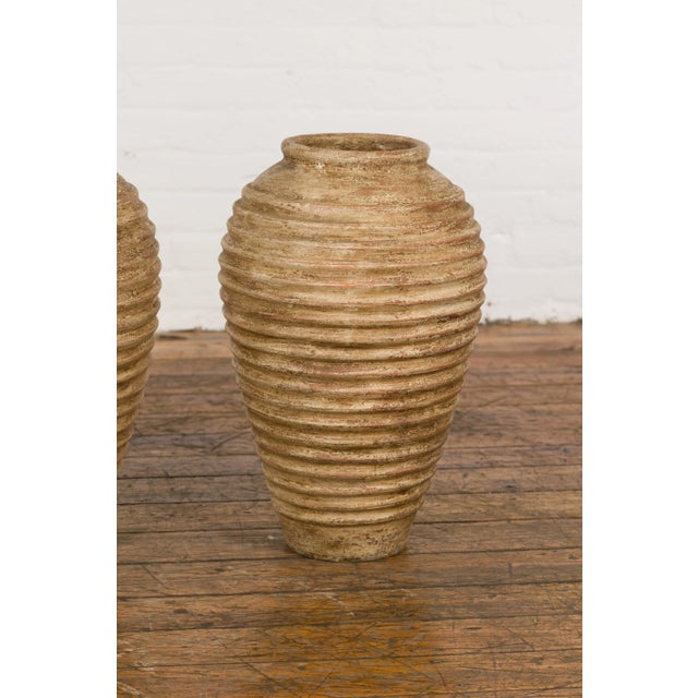 Near Thai Storage Vases with Concentric Circle Design and Nice Patina - A Pair For Sale In New York - Image 6 of 13