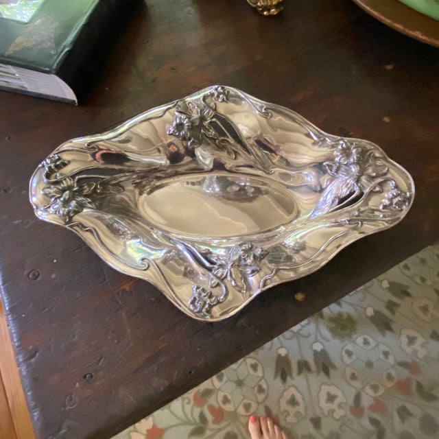 Art Nouveau Antique 1899 Wilcox Silver Plated Art Nouveau Daffodil Centerpiece Bowl #9111 For Sale - Image 3 of 12