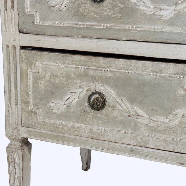 Swedish Gustavian Painted Two-Drawer Chest With Carved Laurel Swags, Late 18th Century For Sale In Houston - Image 6 of 17