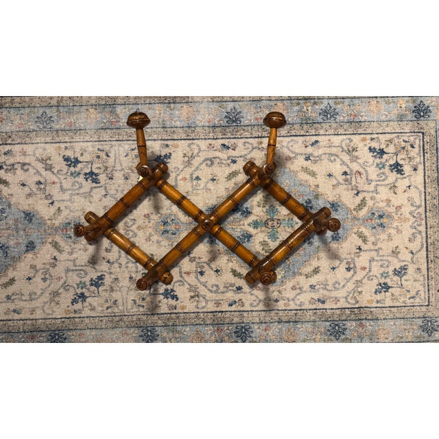 Early 20th Century Antique French Faux Bamboo Accordion Coat Rack – Vintage Expandable Wall Mounted Peg Hanger For Sale - Image 5 of 5