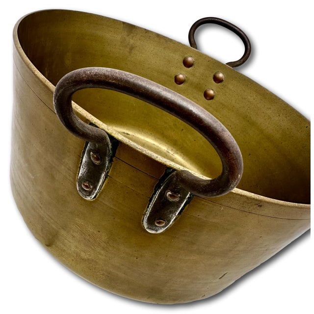 Very Large Mid 1800s Antique Heavy Brass & Hand Wrought Iron Hearth or Stove Top Cooking Pot 18 Inches Long! For Sale - Image 9 of 18