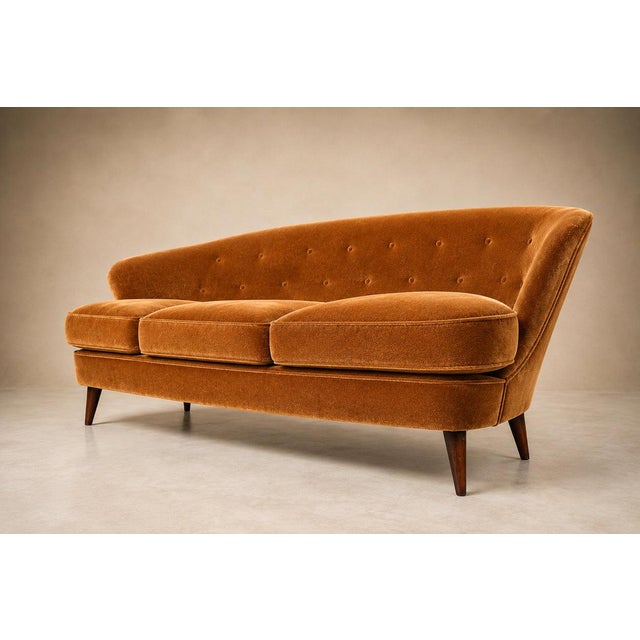 Concha Sofa in Hardwood & Camel Mohair by Joaquim Tenreiro, Brazil, 1960s – Lot 333B For Sale In New York - Image 6 of 17