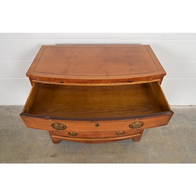 Baker Furniture Georgian English Yew Wood Bow Front Dresser or Chest of Drawers For Sale In South Bend - Image 6 of 12