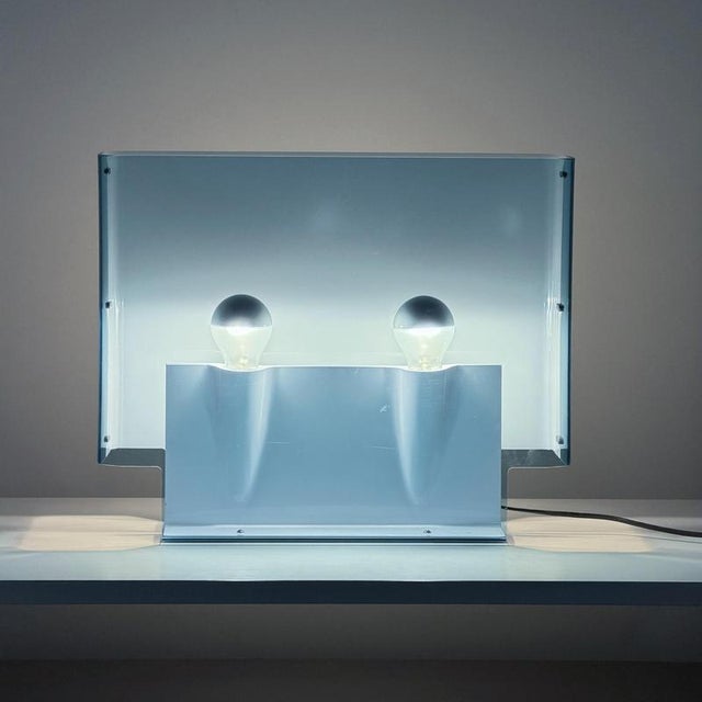 Mox bond table lamp by christian deuber & jörg boner, sleek design from the 2000s with a distinctive light effect. The...