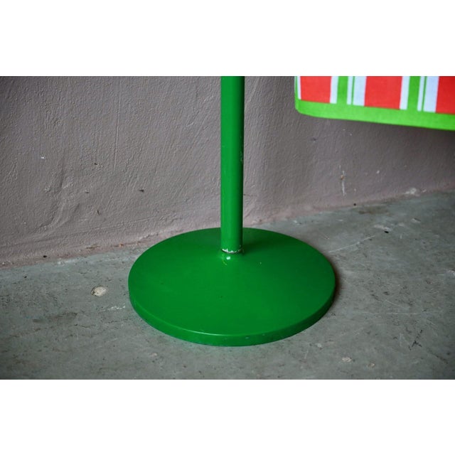 Vintage Italian Space Age Futuristic Green Plastic Towel Rack, 1980s For Sale - Image 6 of 9