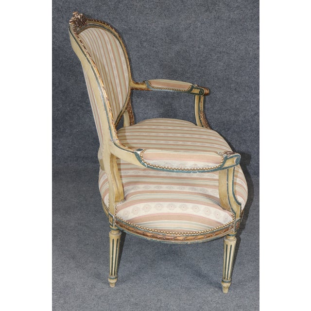 Antique French Louis XVI Style Paint Decorated & Gilt Carved Settee For Sale In Philadelphia - Image 6 of 13