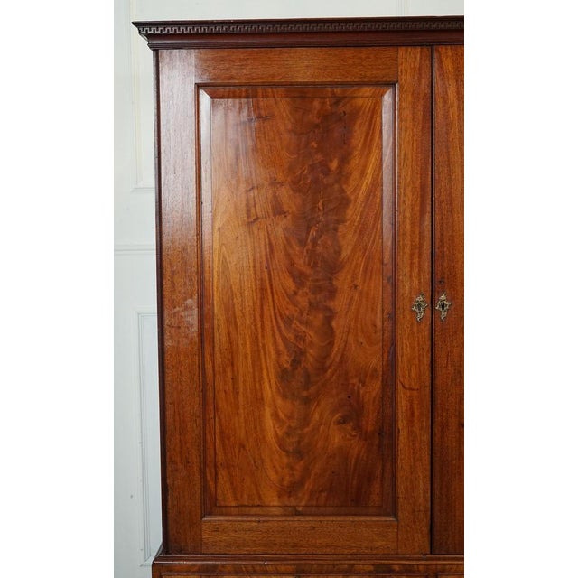Gold English Georgian Flamed Hardwood Linen Press Wardrobe, 1800s For Sale - Image 8 of 18