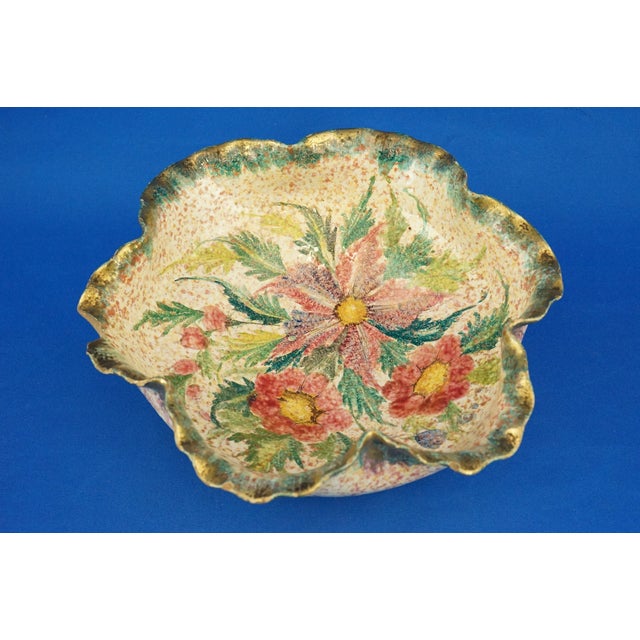 Item : Beautiful centerpiece, emptier, or large bowl, made entirely of hand-shaped ceramic, glazed and vitrified, with a...