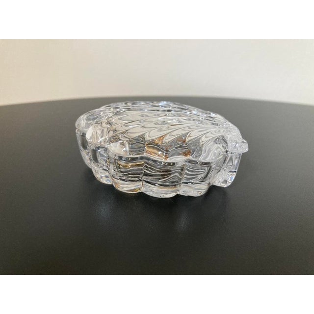 Early 20th Century English Scalloped Sea Shell Design Glass Jewelry Box For Sale - Image 18 of 18