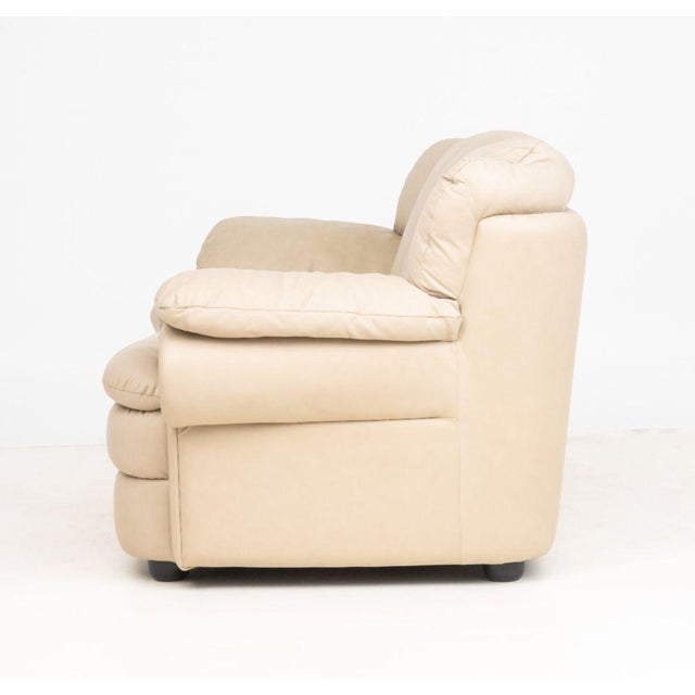 Modern Beige Leather Upholstered 2-Seat Sofa For Sale In New York - Image 6 of 7