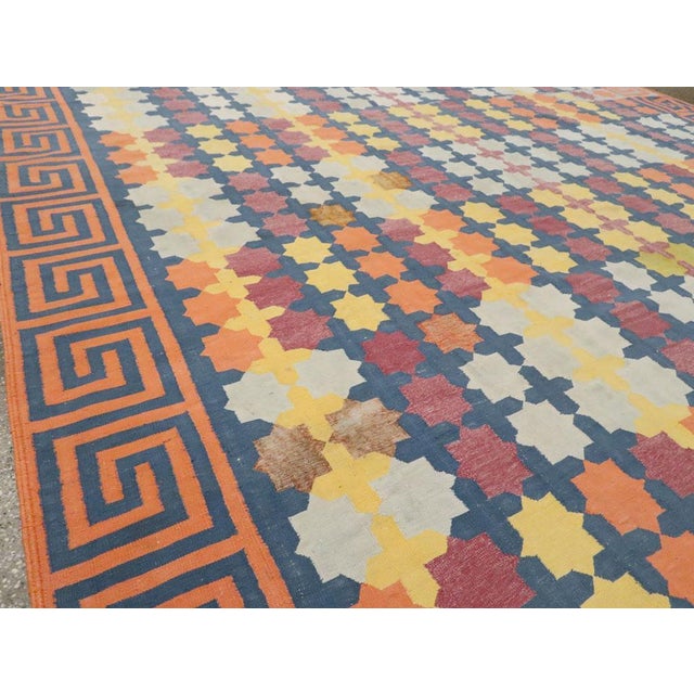 Galerie Shabab Collection Mid-20th Century Handmade Indian Flatweave Dhurrie Room Size Carpet For Sale In New York - Image 6 of 10