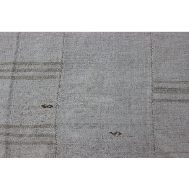 Square Vintage Paneled Flat-Weave With Modern Design in White and Neutral Tones For Sale - Image 9 of 13