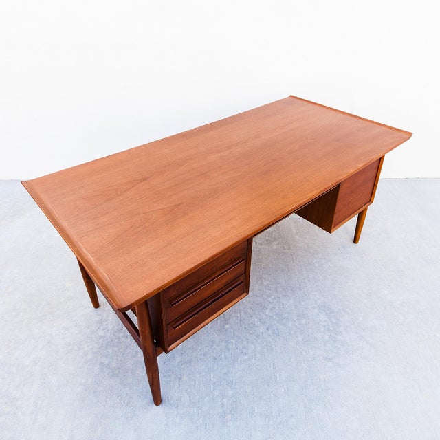 Vintage Restored Arne Vodder Teak Executive Desk by h.p. Hansen, Denmark 1960s For Sale - Image 12 of 15