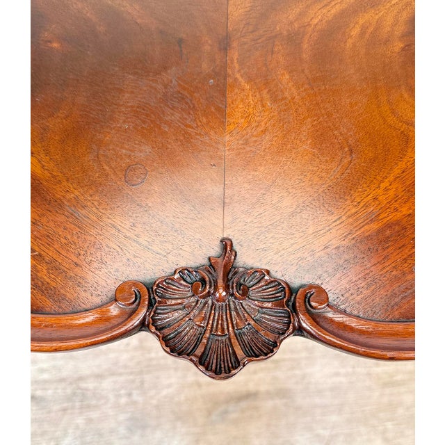 Wood Vintage Chippendale Mahogany Round Pie Crust Parlor Table For Sale - Image 7 of 12