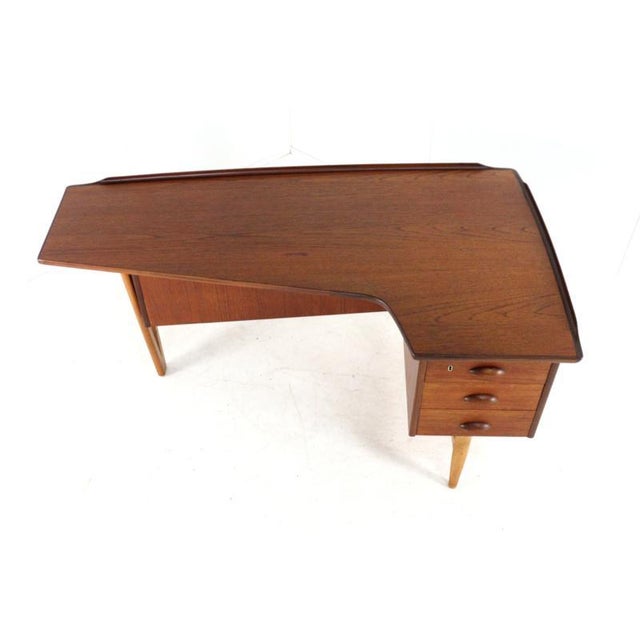 Boomerang Desk by Peter Løvig Nielsen for Hedensted Møbelfabrik For Sale - Image 8 of 16