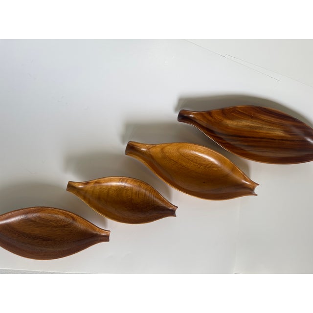 Mid-Century Modern 1960's Hand Carved Sculptural Monkey Pod Wood Serving Tray / Centrepiece Set For Sale - Image 3 of 10