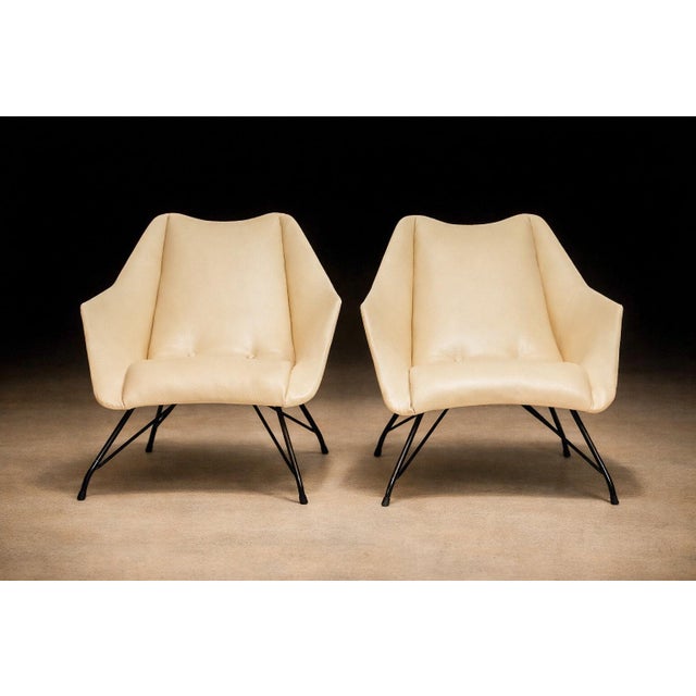 Carlo Hauner Pair of "Concha" Armchairs in Iron and Leather, Carlo Hauner, 1950s For Sale - Image 4 of 12
