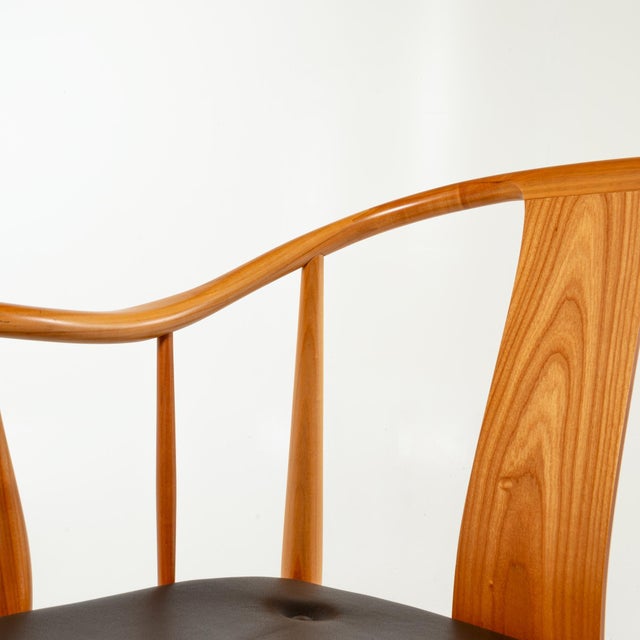 Wood 1990s Wegner "China Chair" for Fritz Hansen in Cherry and Leather For Sale - Image 7 of 12
