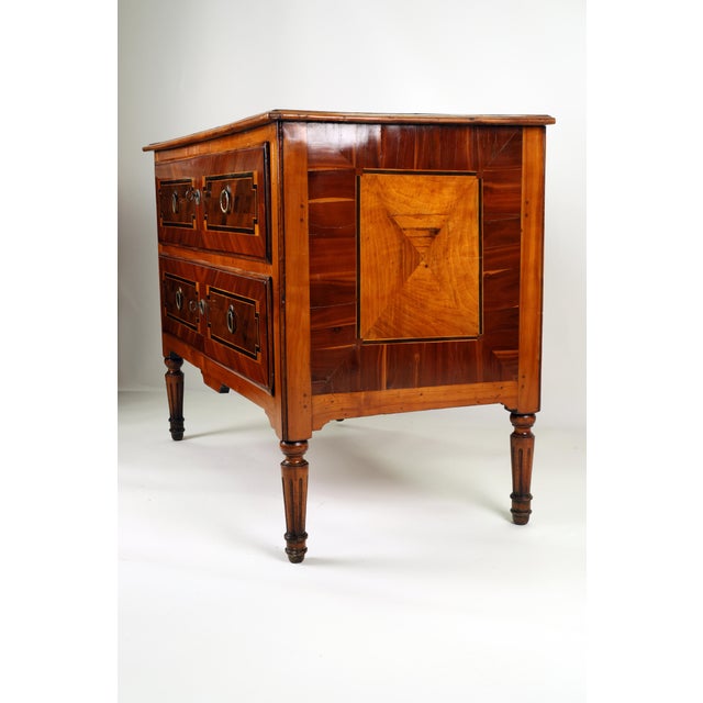 Antique Commode in Walnut, 1790 For Sale - Image 12 of 16