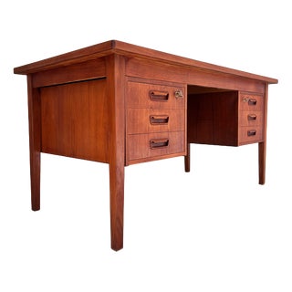 Freestanding Teak Desk by Sigh & Søns Møbler, Denmark For Sale