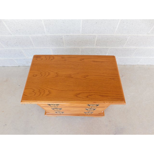 Thomasville American Oak Collection Georgian Style Nightstand For Sale - Image 9 of 13