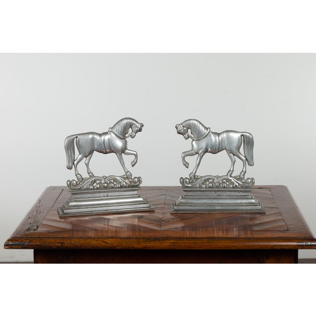 English Early 20th Century Pair of English Turn of the Century Metal Bookends Depicting Prancing Horses For Sale - Image 3 of 12