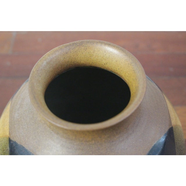 Vintage Mid 20th Century Pottery Craft Usa Robert Maxwell Style Vases - A Pair For Sale - Image 10 of 13