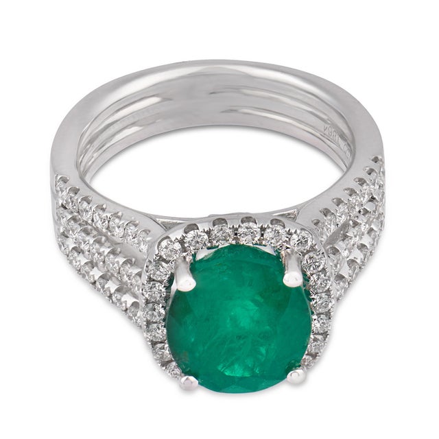 Contemporary Vintage 3.21 Carat Emerald Diamond 18k White Gold Ring, Size 6 For Sale - Image 3 of 6