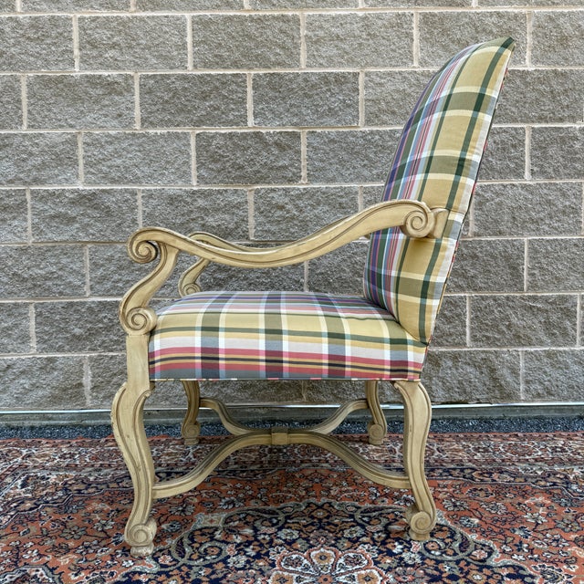 Vintage Southwood Furniture French Neoclassical Lounge Chair in Distressed Beige With Carved Acanthus Leaves For Sale In Philadelphia - Image 6 of 16
