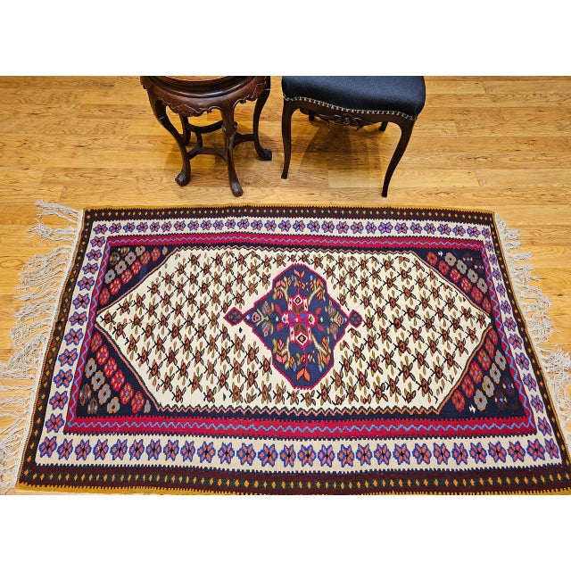 Vintage Persian Senneh Kilim Area Rug, Handwoven Wool, Floral Pattern, Ivory & Red, 3x5 For Sale - Image 4 of 15